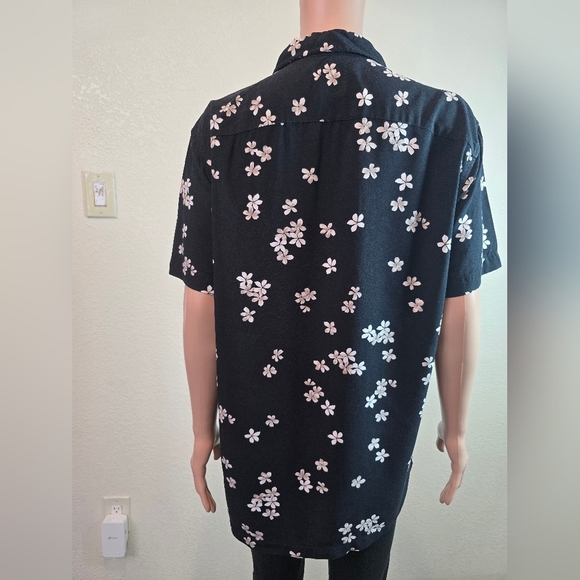 Abercrombie &Fitch Short Sleeve Button Up Black Floral Size Medium - Picture 6 of 9